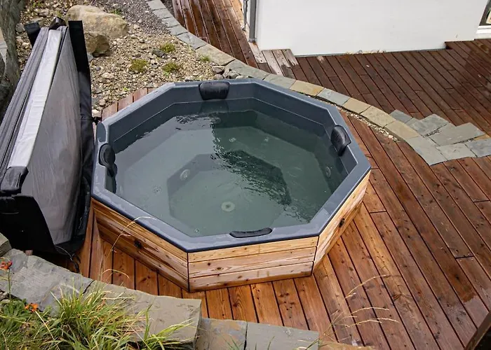 Chalet New With Breathtaking Views!