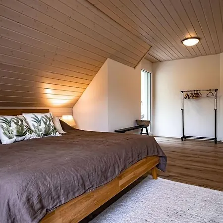 New With Breathtaking Views! シャレー